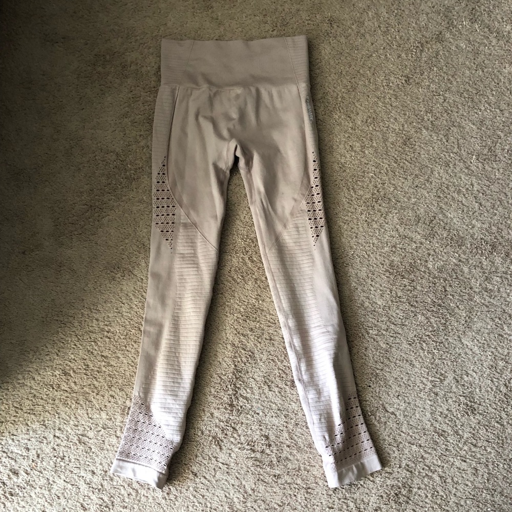 Gymshark energy seamless in taupe!